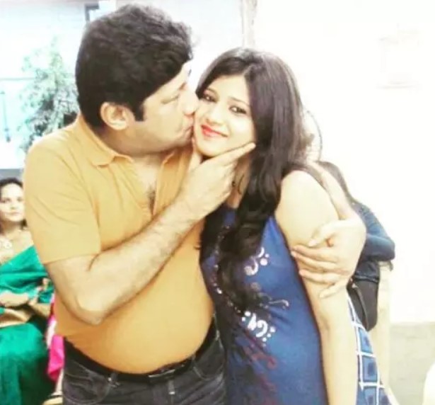 Samridhi Shukla With her Father